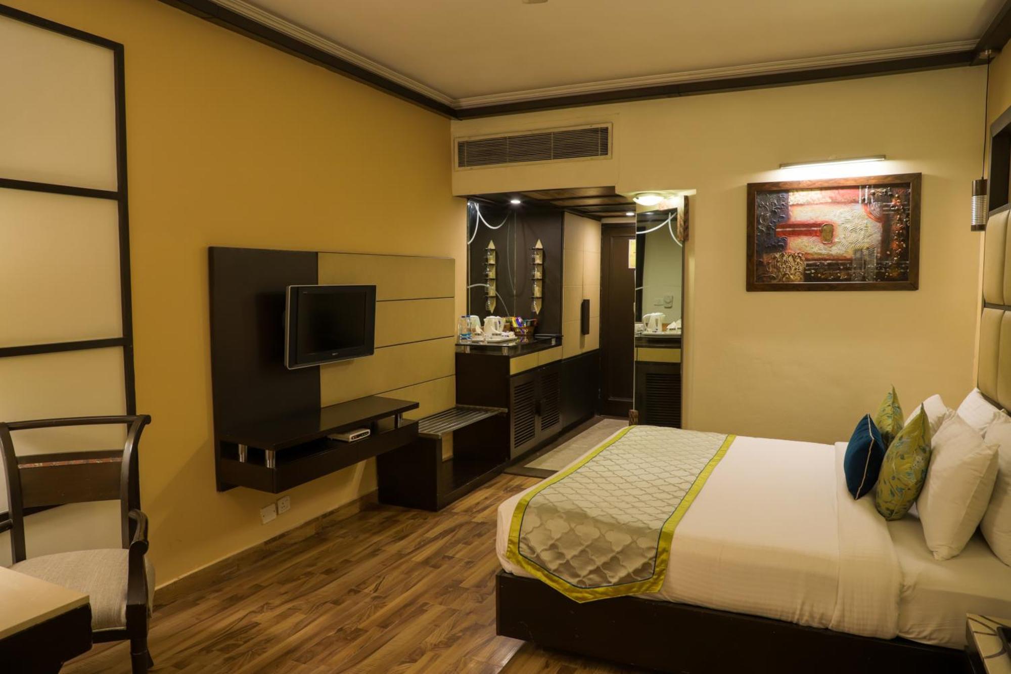 לודהיאנה Hotel Maharaja Regency מראה חיצוני תמונה