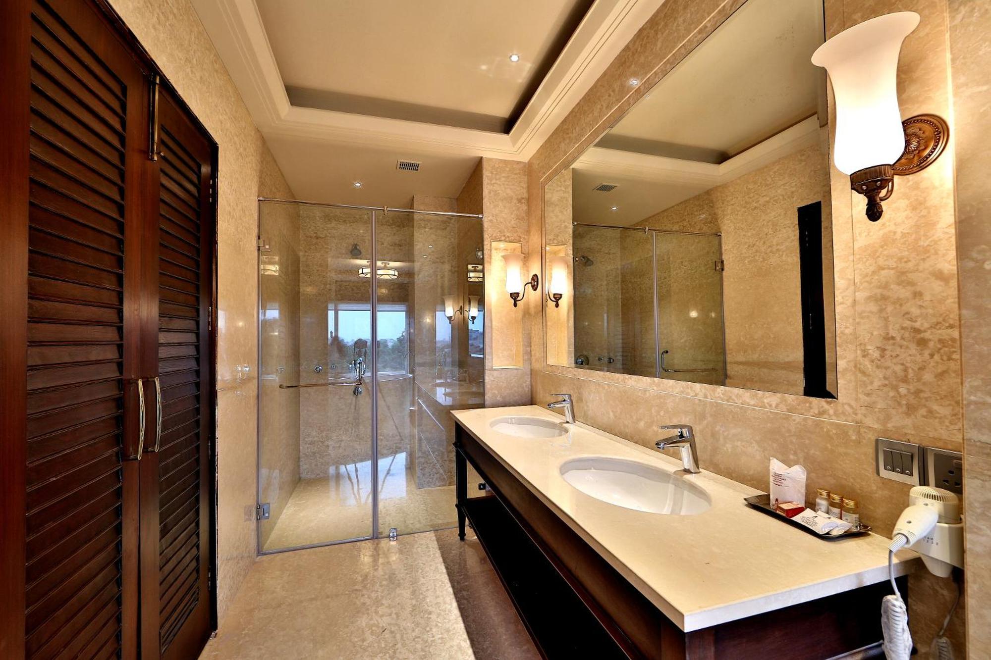 לודהיאנה Hotel Maharaja Regency מראה חיצוני תמונה