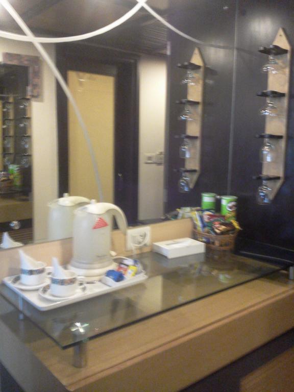 לודהיאנה Hotel Maharaja Regency חדר תמונה