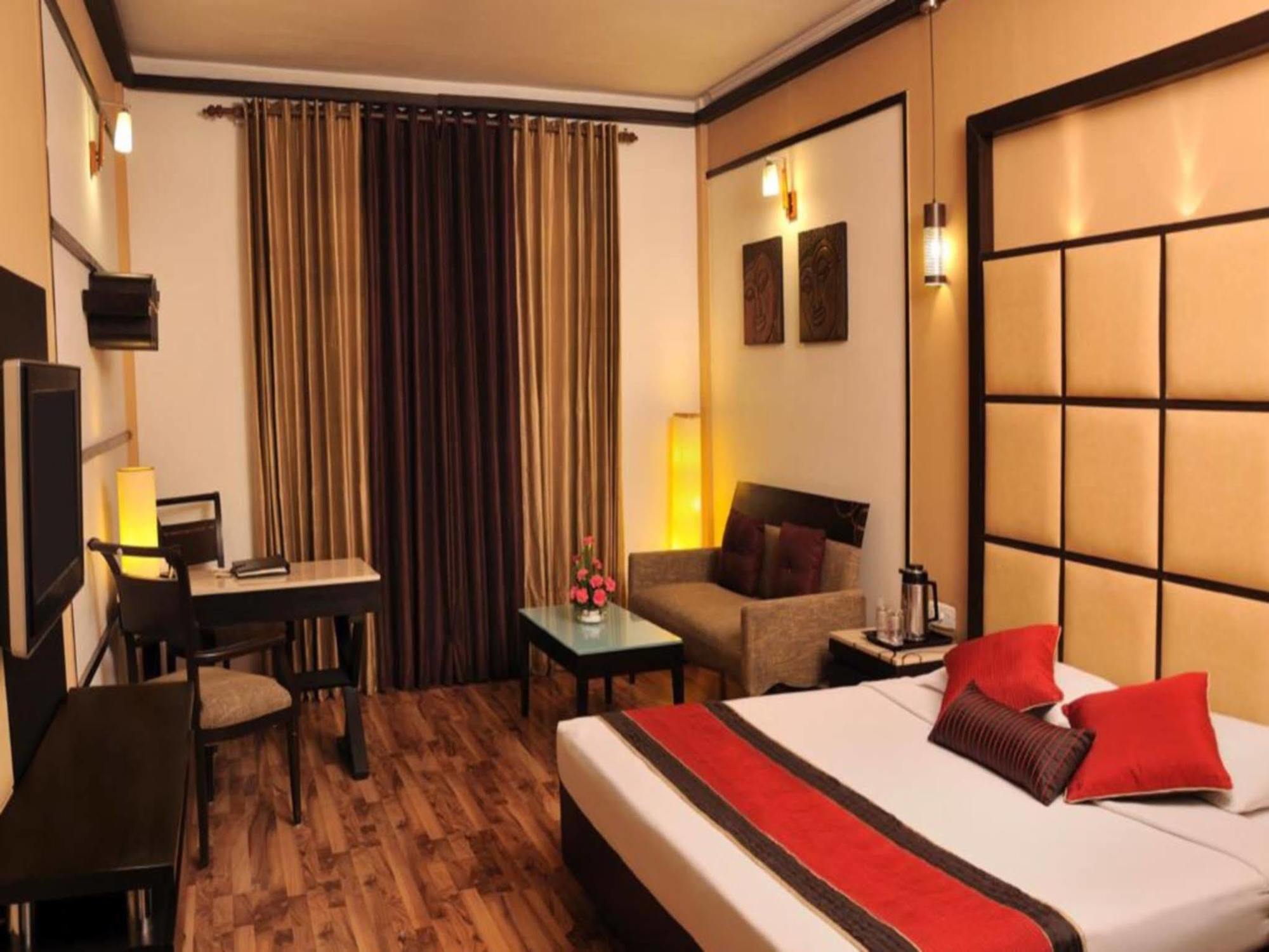 לודהיאנה Hotel Maharaja Regency מראה חיצוני תמונה